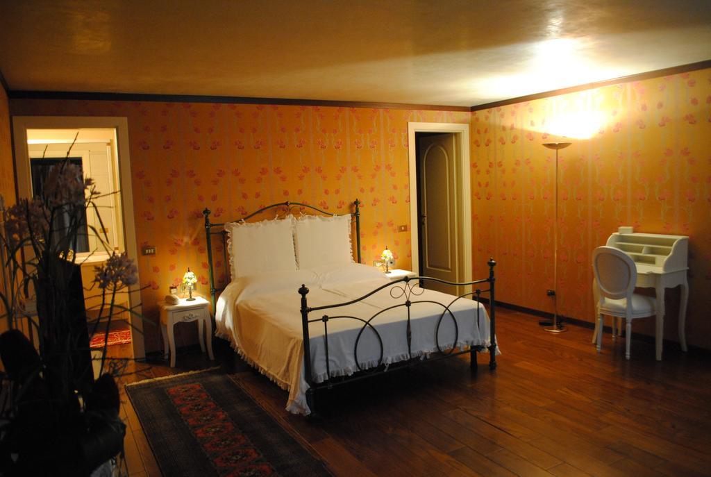 Hotel Locanda San Giacomo Agliano Terme Room photo